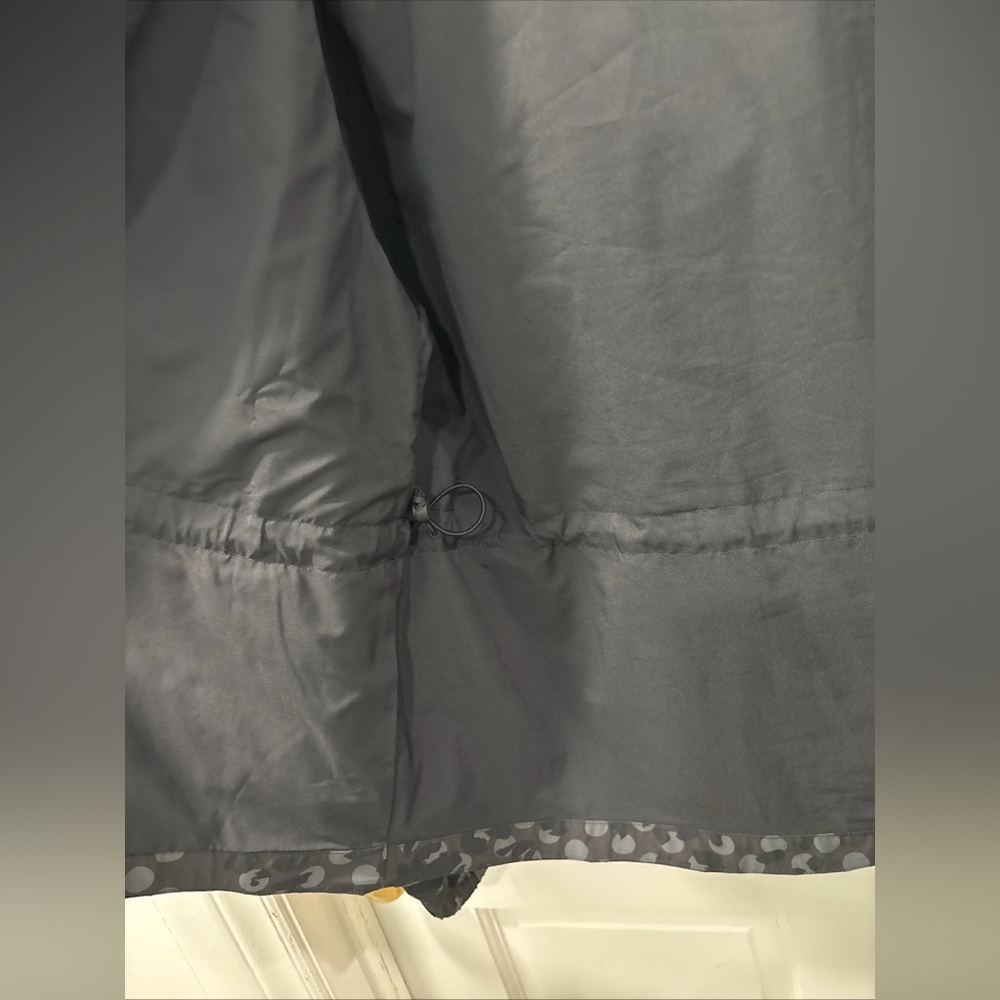 Lululemon Women’s Packable Water Repellent Jacket Size 4 Primal Dot Max Black - Picture 10 of 10